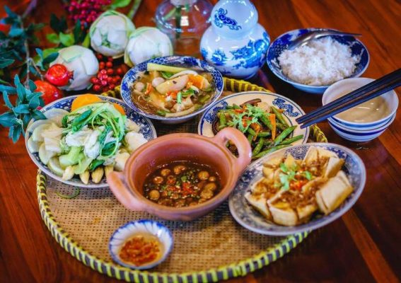 Suggestions for popular vegetarian restaurants in Hue