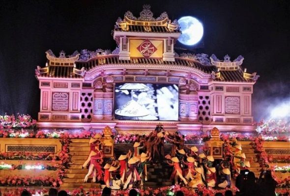 Du lịch Huế vào mùa lễ hội