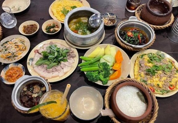 Những đặc trưng nổi bật của cơm niêu đất Huế