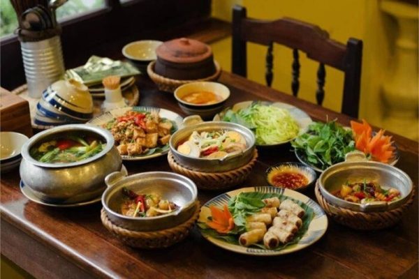 Định nghĩa cơm niêu đất Huế