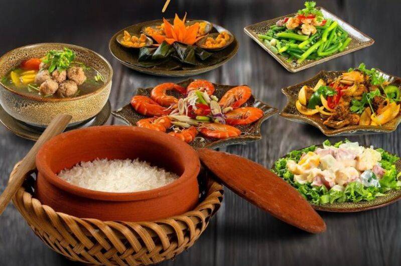 cơm niêu đất Huế