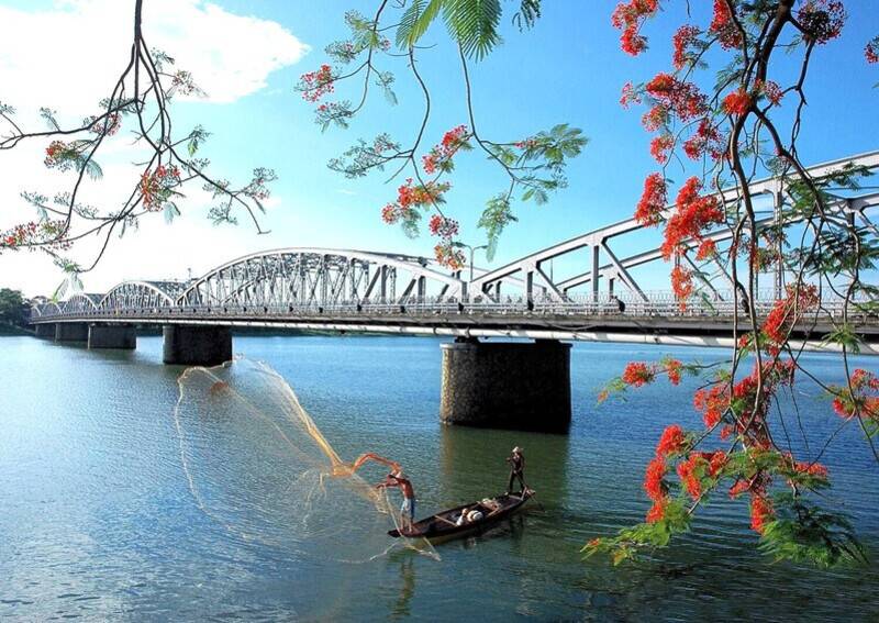 best time to travel to Hue