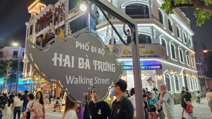 Đi bộ ở thành phố Huế kết hợp với các trải nghiệm khác