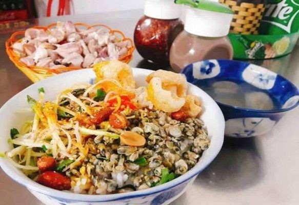 Nguồn gốc của đặc sản cơm hến Huế