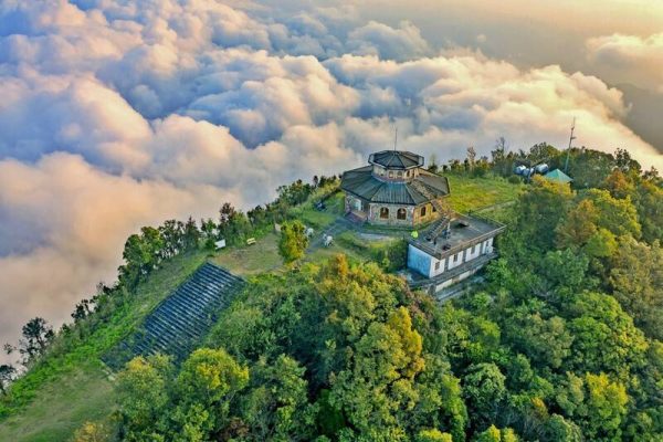 Những lý do nên trải nghiệm tour cắm trại tại bạch mã Huế