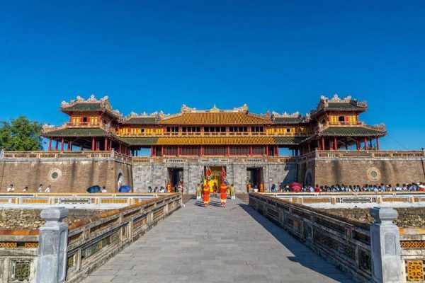 Kinh Nghiệm khám phá Huế bàng xe điện để có trải nghiệm trọn vẹn