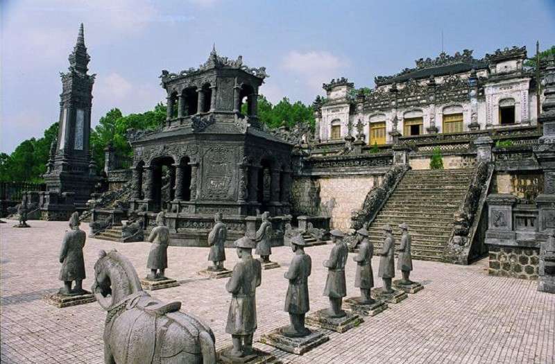 vị trí của lăng khải định