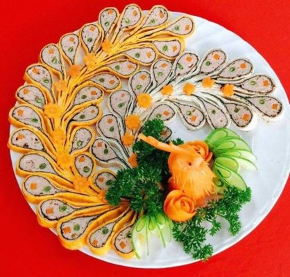 Nghệ thuật kết hợp màu sắc trong ẩm thực cung đình tại Huế