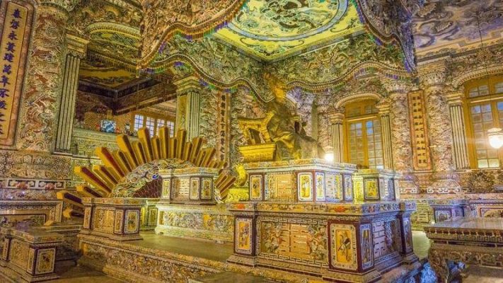 Tour văn hóa triều Nguyễn còn mang đến nhiều trải nghiệm văn hóa đặc sắc