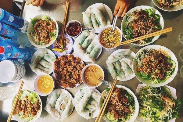 Một số đối tượng cần lưu ý về vấn đề an toàn thực phẩm khi đến Huế