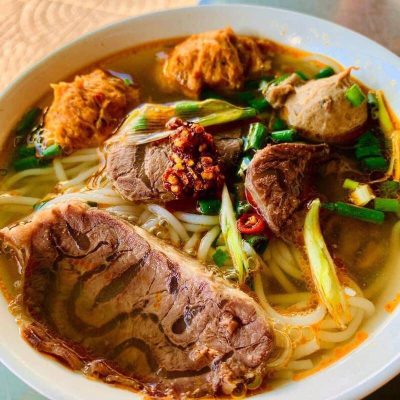 Những quán ăn sáng ngon và nổi tiếng tại Huế
