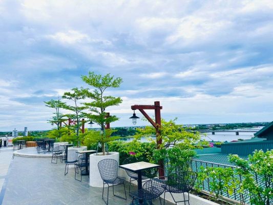 Kinh nghiệm chọn nơi thưởng thức cà phê view sông Hương tại Huế