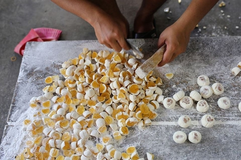 kẹo câu trong văn hóa Huế