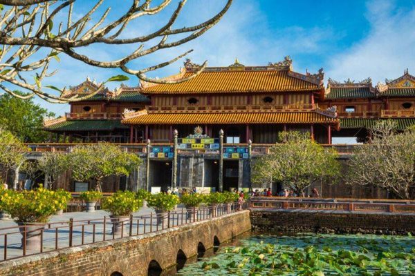 Đi Huế mùa thấp điểm