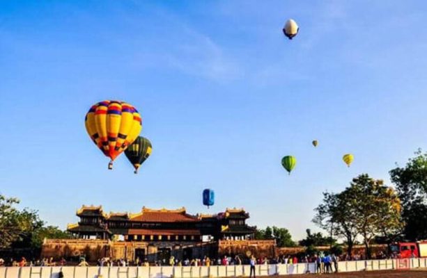 Lễ hội kinh khí cầu tại festival Huế