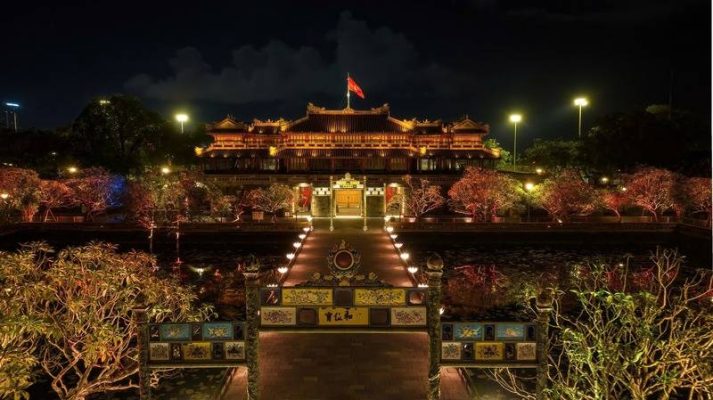 Thời điểm đẹp nhất để tham quan Hoàng thành Huế vào buổi tối