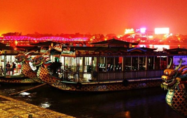 Gợi ý lịch trình cụ thể để khám phá một buổi tại Huế về đêm