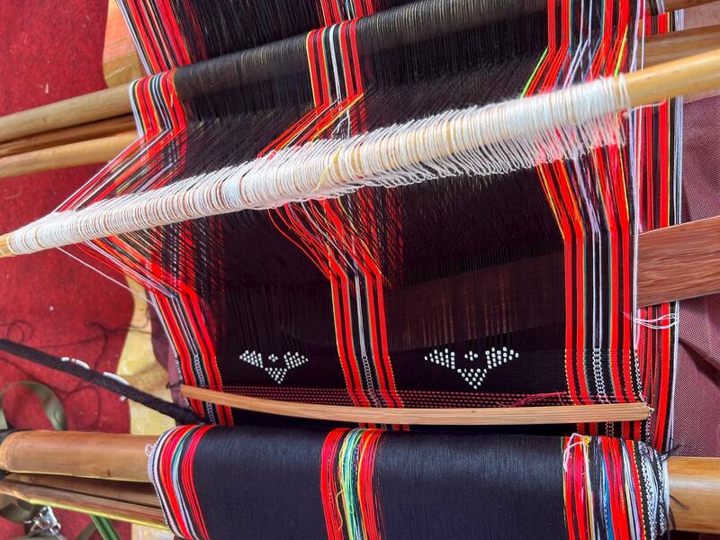 Làng Nghề Dệt Dèng A Rưm