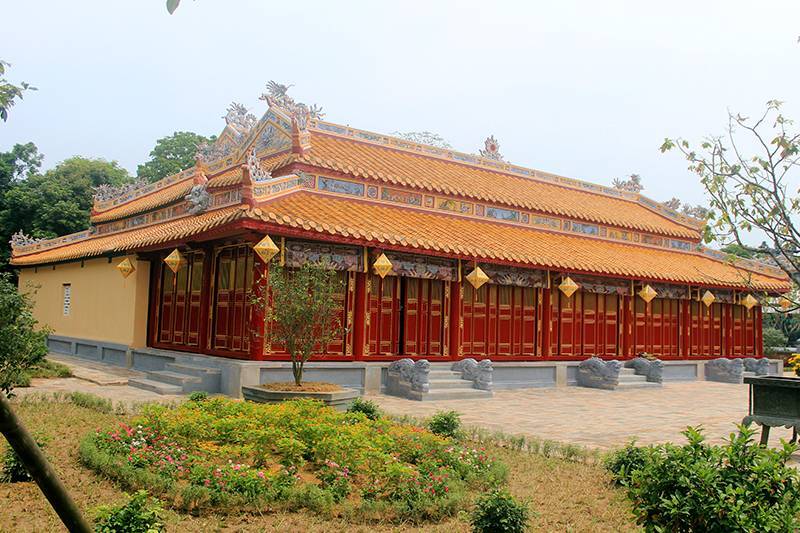 Những ngôi đền quanh Huế ít người biết