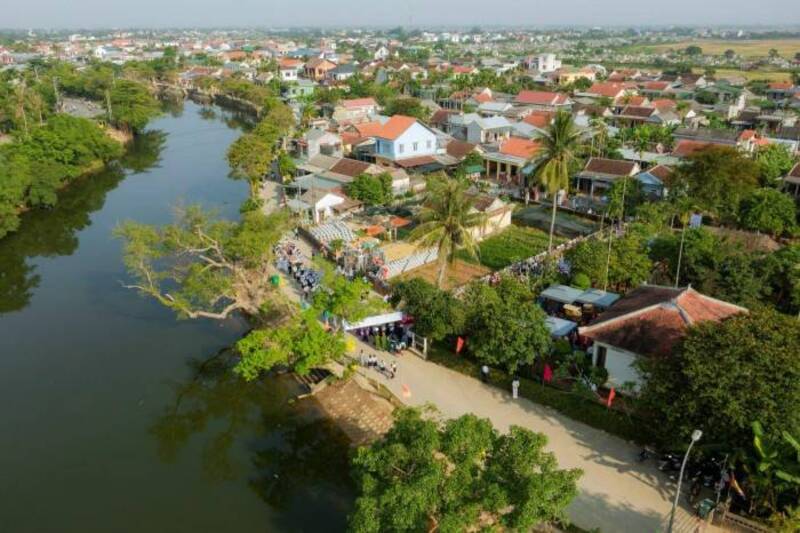 Tham quan nhà cổ làng Dương Nỗ