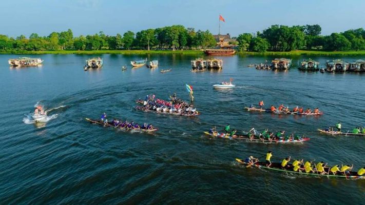 Huế có lễ hội đua thuyền không